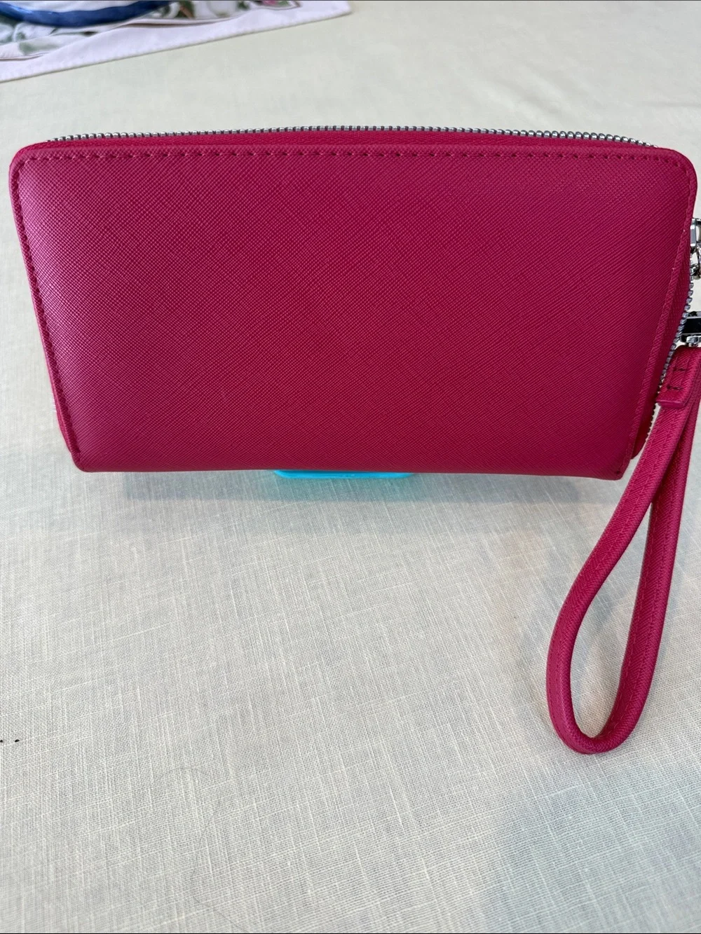 NWOTS BETSEY JOHNSON pink zipper wallet with handle